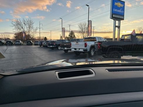 Used 2025 Cadillac Escalade Premium Luxury image 47