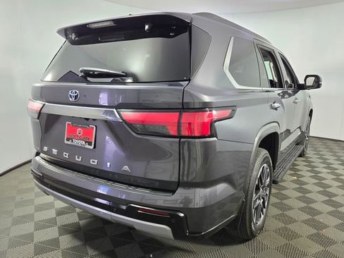 Used 2023 Toyota Sequoia Limited image 8