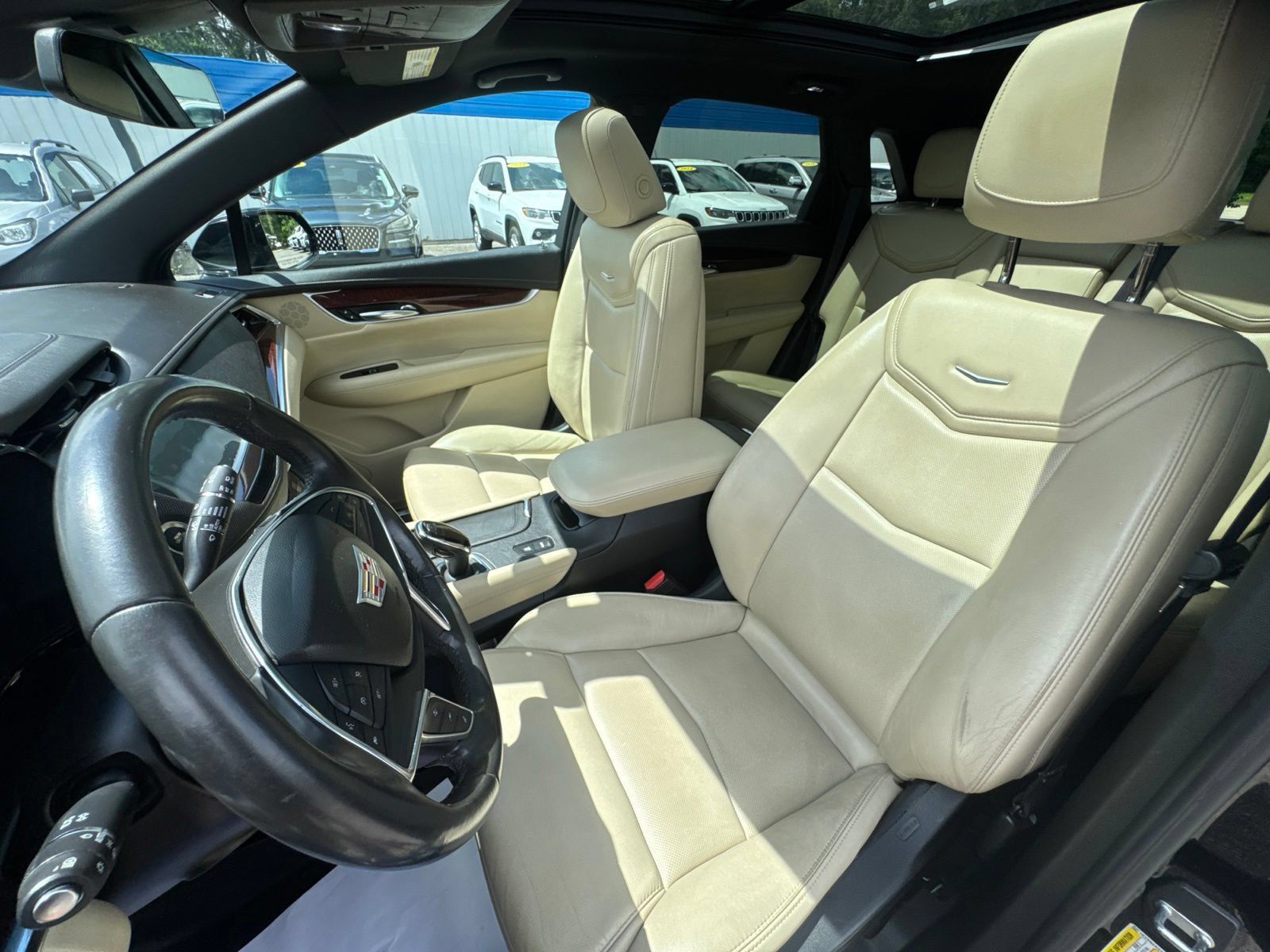 Used 2018 Cadillac XT5 Premium Luxury FWD image 16