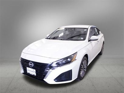 Used 2023 Nissan Altima 2.5 SV