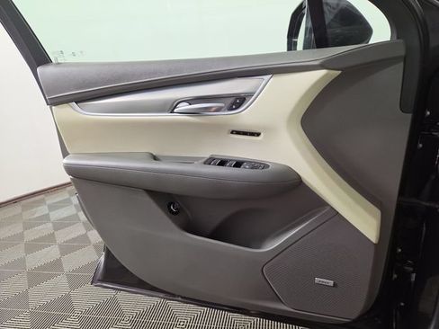 Used 2018 Cadillac XT5 Luxury w/ Driver Awareness Package FWD image 29