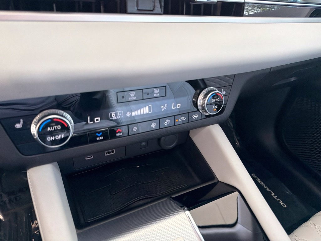 Used 2022 Mitsubishi Outlander SEL AWD/4WD image 49