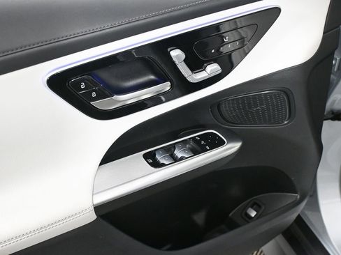 Certified 2025 Mercedes-Benz GLC 300 4MATIC image 8