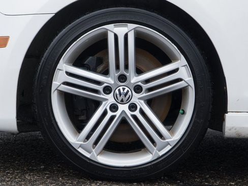 Used 2013 Volkswagen Golf R R image 12