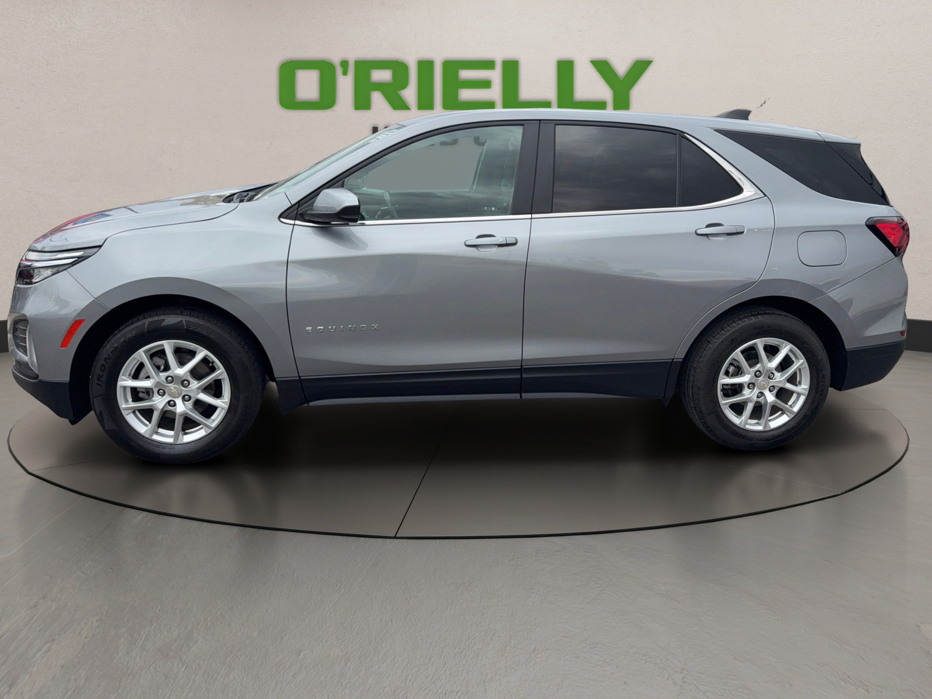 Used 2024 Chevrolet Equinox LT FWD image 3
