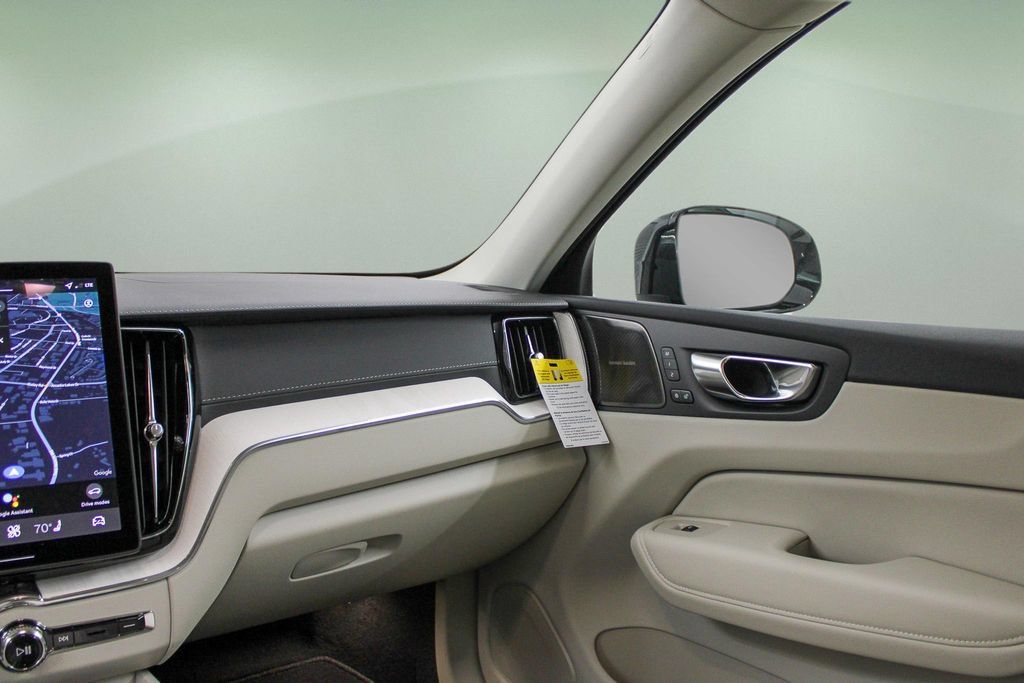 Certified 2026 Volvo XC60 B5 Ultra w/ Protection Package Premier AWD/4WD image 23
