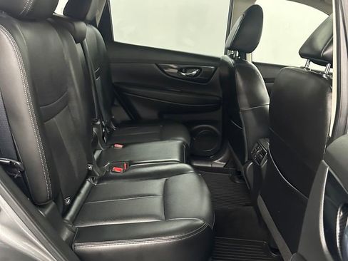 Used 2018 Nissan Rogue SL w/ Premium Package AWD/4WD image 32