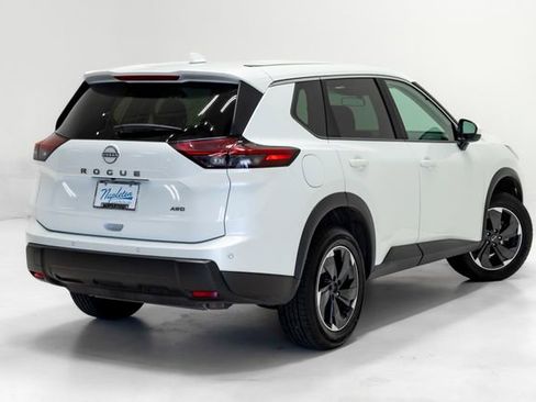 Used 2025 Nissan Rogue SV image 34
