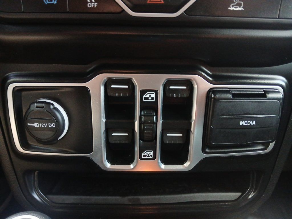 Used 2023 Jeep Wrangler Unlimited w/ 8.4" Radio Group AWD/4WD image 6