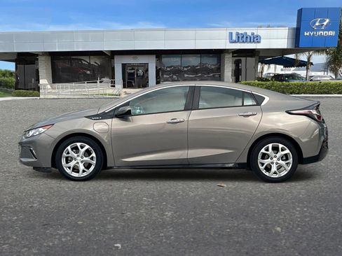 Used 2017 Chevrolet Volt Premier w/ Driver Confidence II Package image 5