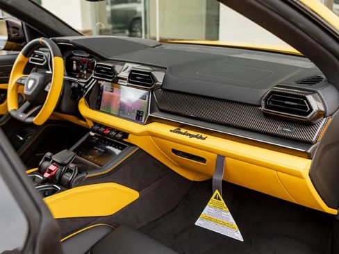 Used 2026 Lamborghini Urus SE AWD/4WD image 29