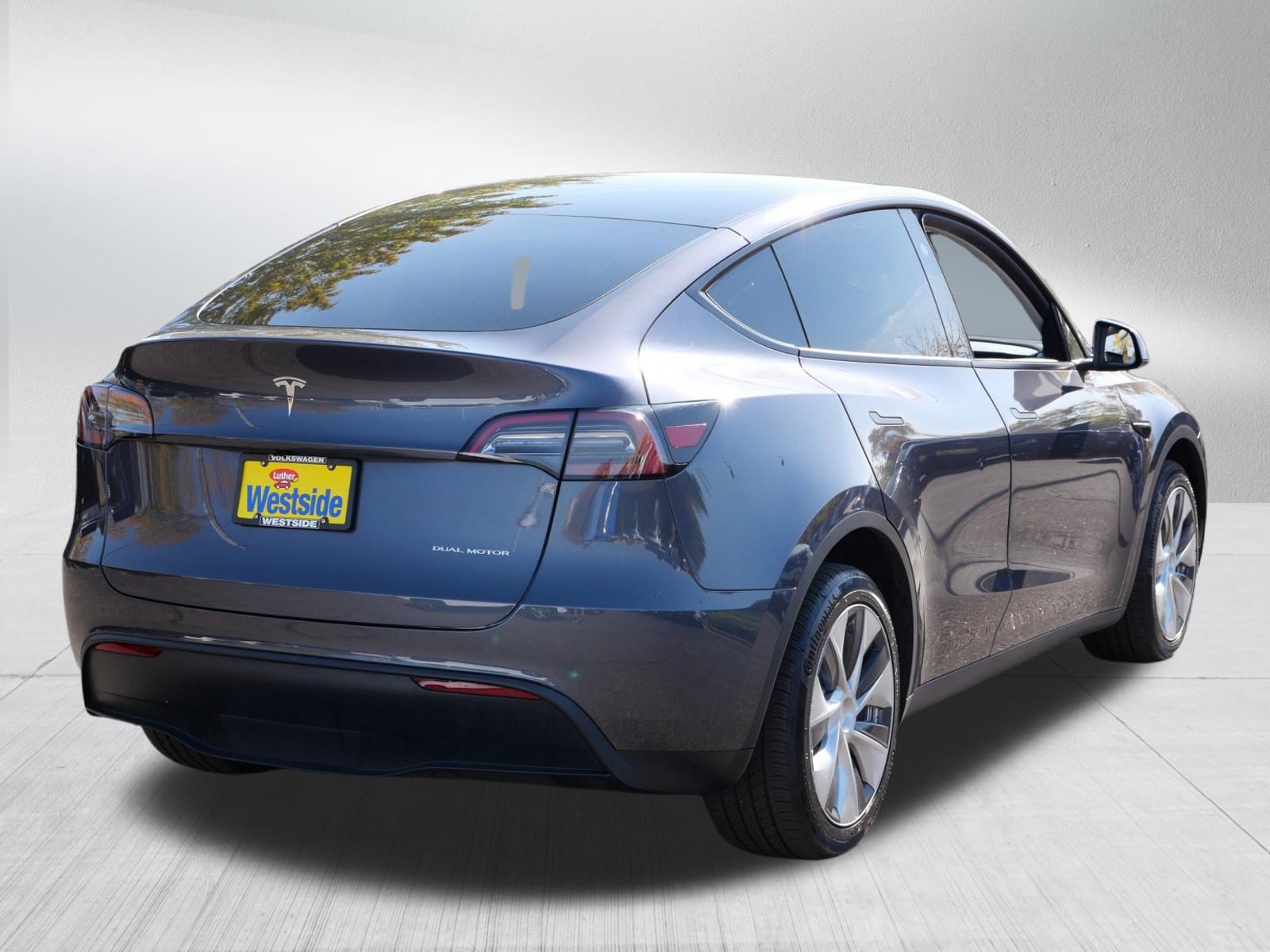 Used 2023 Tesla Model Y Long Range AWD/4WD image 6