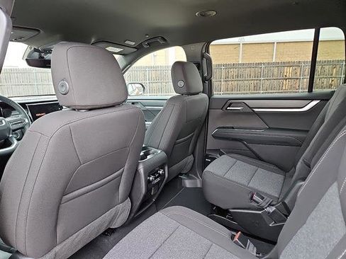 New 2026 GMC Acadia Elevation image 9