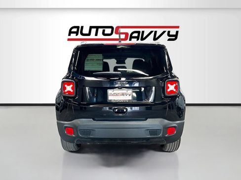 Used 2021 Jeep Renegade Latitude AWD/4WD image 6