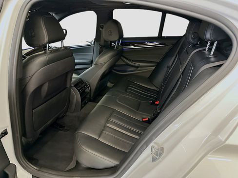 Used 2019 BMW 530e xDrive w/ Premium Package image 30