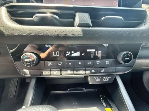 New 2026 Subaru Outback Wilderness w/ Wilderness Package AWD/4WD image 19