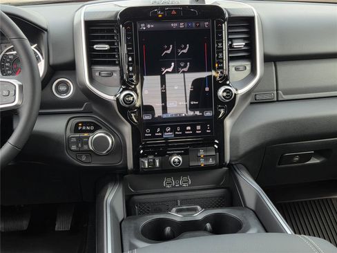 New 2026 RAM 1500 Big Horn AWD/4WD image 10