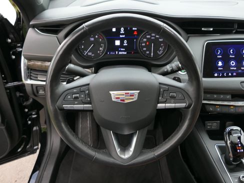 Certified 2023 Cadillac XT4 Premium Luxury w/ Technology Package FWD image 19
