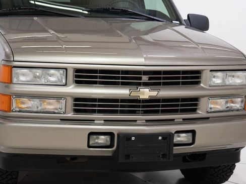 Used 2000 Chevrolet Tahoe Z71 w/ Comfort & Security Pkg AWD/4WD image 11