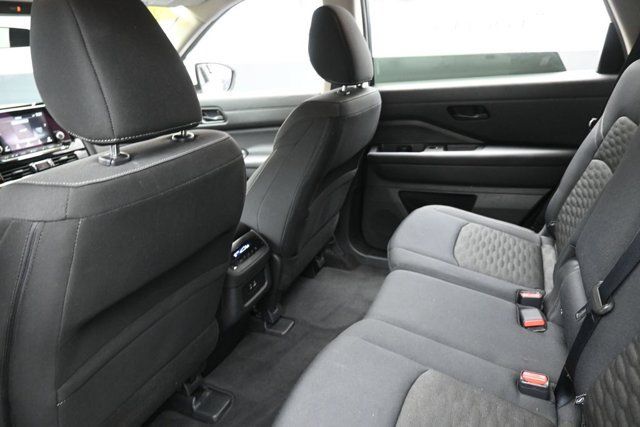 Used 2025 Nissan Pathfinder SV FWD image 25