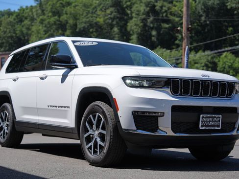 Used 2024 Jeep Grand Cherokee L Limited w/ Luxury Tech Group II AWD/4WD image 9