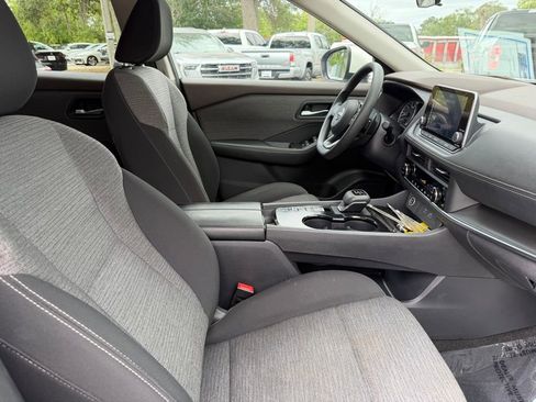 Used 2023 Nissan Rogue SV FWD image 9