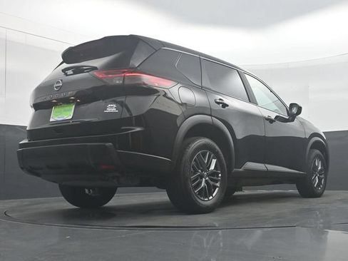 Used 2026 Nissan Rogue SV FWD image 32
