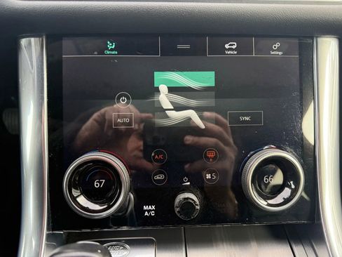Used 2019 Land Rover Range Rover Sport SE image 22