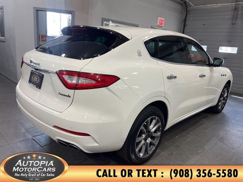 Used 2020 Maserati Levante S AWD/4WD image 5