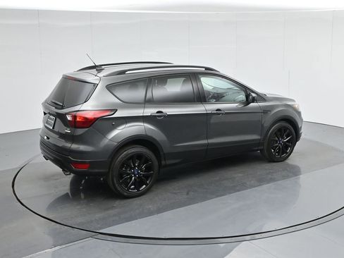 Used 2019 Ford Escape SE image 41