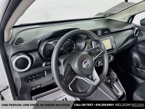 Used 2020 Nissan Versa S FWD image 9
