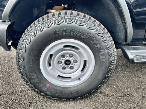 New 2025 Ford Bronco Heritage Edition image 12