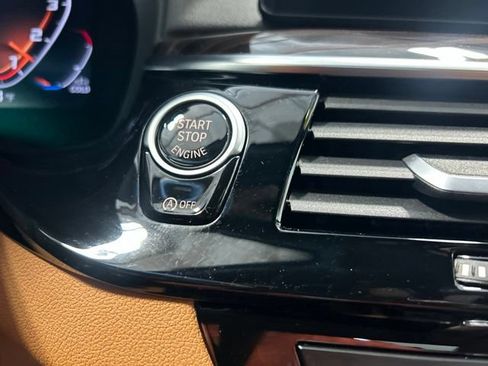 Used 2020 BMW M550i xDrive w/ Premium Package AWD/4WD image 21
