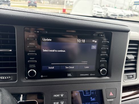 Certified 2020 Toyota Sienna Limited Premium image 26