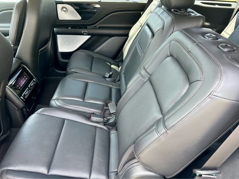 Used 2023 Lincoln Aviator Reserve w/ Equipment Group 201A RWD image 13