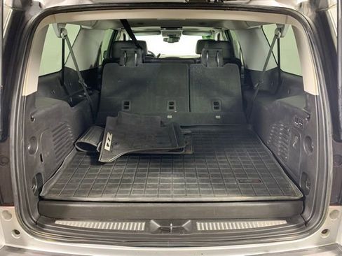 Used 2019 Chevrolet Suburban LT image 30