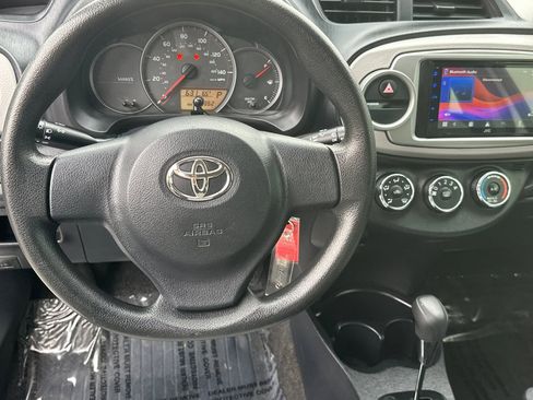 Used 2012 Toyota Yaris L image 16