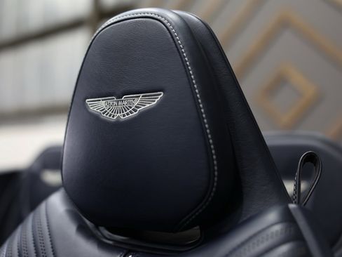 Used 2019 Aston Martin DB11 Volante image 52