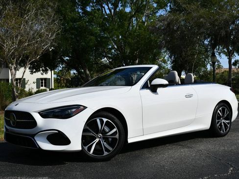 Used 2024 Mercedes-Benz CLE 300 4MATIC Cabriolet w/ Driver Assistance Package image 24