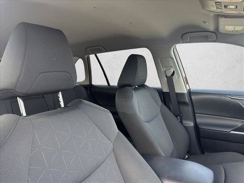 Used 2025 Toyota RAV4 XLE FWD image 16