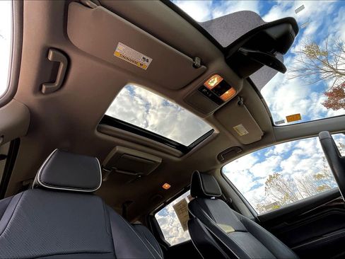 Used 2023 Honda Odyssey Elite image 22