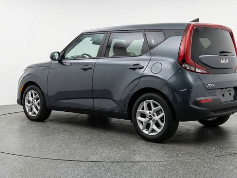 Used 2025 Kia Soul LX w/ LX Technology Package FWD image 6