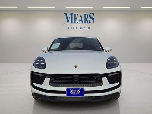 Used 2024 Porsche Macan Turbo image 9