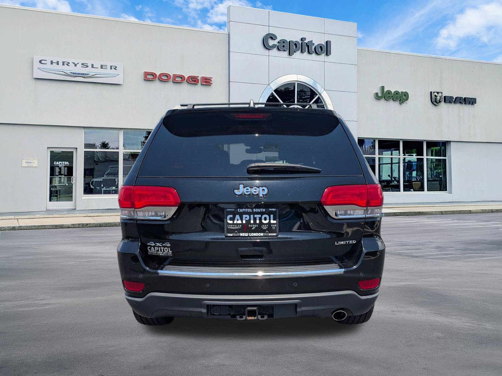Used 2019 Jeep Grand Cherokee Limited w/ Trailer Tow Group IV AWD/4WD image 4