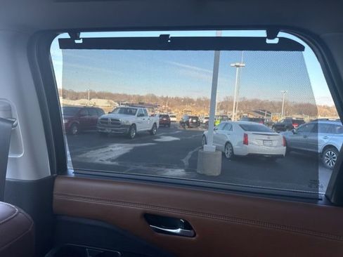 Used 2025 Nissan Pathfinder Platinum image 18