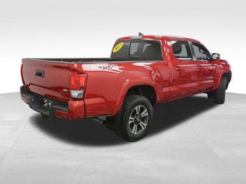 Used 2017 Toyota Tacoma TRD Sport image 10