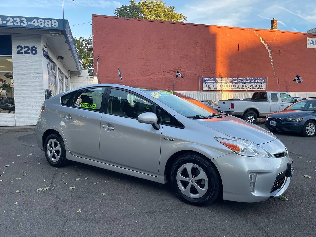 Used 2012 Toyota Prius Four w/ Deluxe Solar Roof Pkg FWD image 4