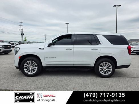 Used 2023 GMC Yukon SLT w/ SLT Premium Package AWD/4WD image 4