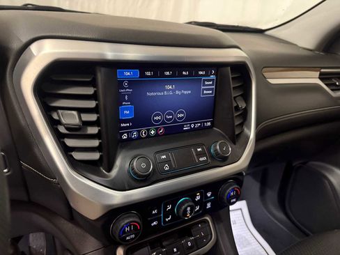 Used 2023 GMC Acadia SLE w/ Driver Convenience Package image 34