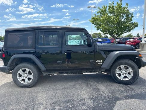 Used 2018 Jeep Wrangler Unlimited Sport S AWD/4WD image 10